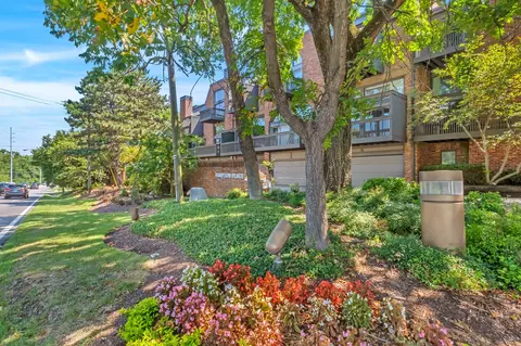 135 Hampton Pl, Nashville, TN 37215