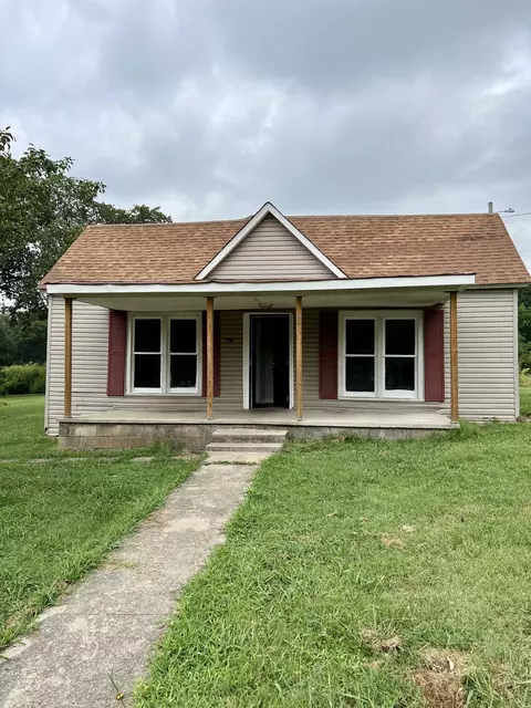 202 Railroad St, Cedar Hill, TN 37032