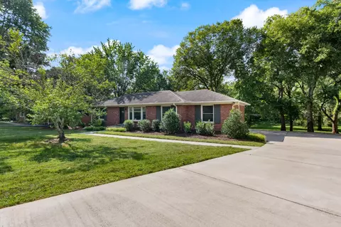 631 Oakley Dr, Nashville, TN 37220