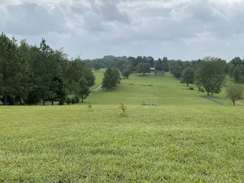 5217 Drake Rd, Cedar Hill, TN 37032