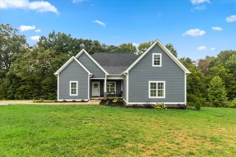 246 Mary Alice Dr, Leoma, TN 38468