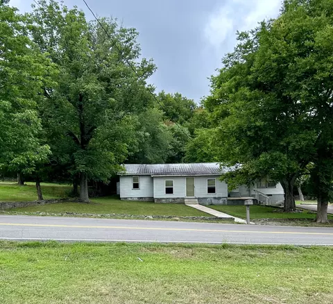2 Grisham Rd, Fayetteville, TN 37334