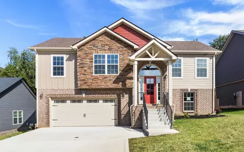 799 Lillian Grace Dr, Clarksville, TN 37043