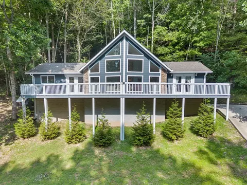 2499 Shoreside Dr, Smithville, TN 37166