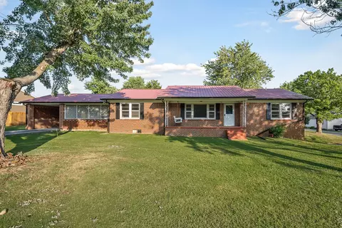 806 S Mountain St, Smithville, TN 37166