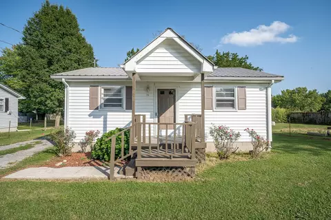 718 Fisher Ave, Smithville, TN 37166