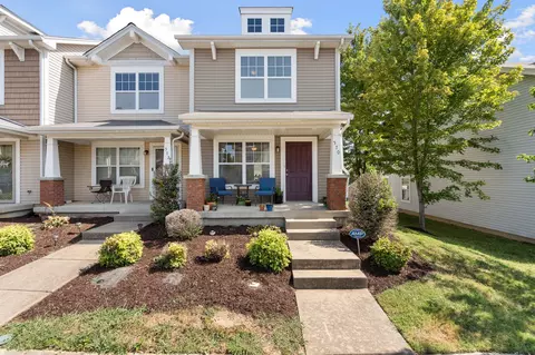 570 Bradburn Village Cir, Antioch, TN 37013