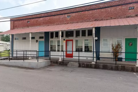 124 S Main St, Loretto, TN 38469 photo 3