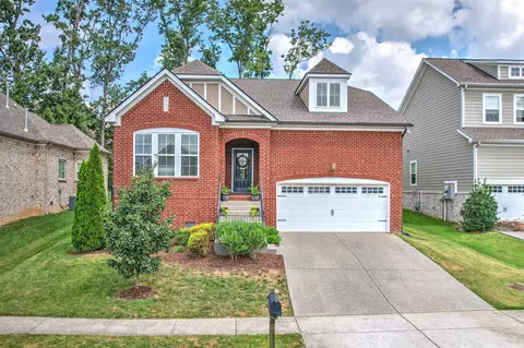 6128 Christmas Dr, Nolensville, TN 37135
