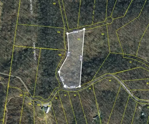 1198 Green Valley Dr, Ashland City, TN 37015