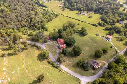 1889 Ford Rd, Lebanon, TN 37087