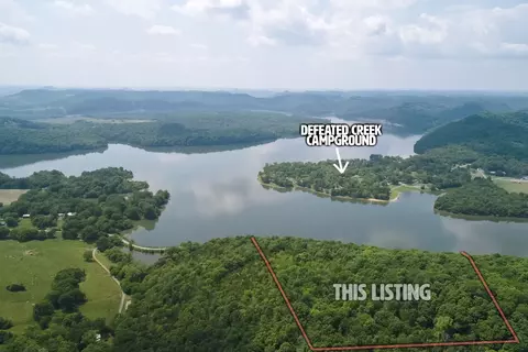 2 Mcclures Bend Ln, Carthage, TN 37030