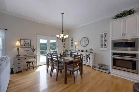 6153 N Mount Pleasant Rd, Greenbrier, TN 37073