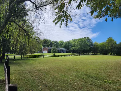3937 Sowell Hollow Rd, Columbia, TN 38401