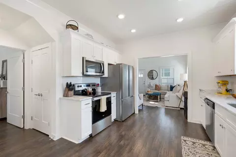 949 Ashland Place Dr, Nashville, TN 37218