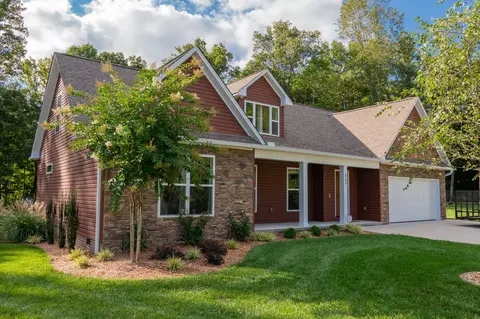 6796 Parwood Dr, Baxter, TN 38544