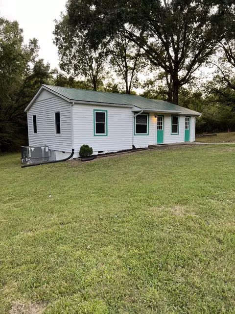 150 Springer Dr, Dickson, TN 37055 photo 3