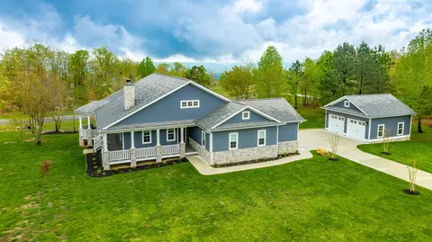 1830 River Bluffs Dr, Jasper, TN 37347