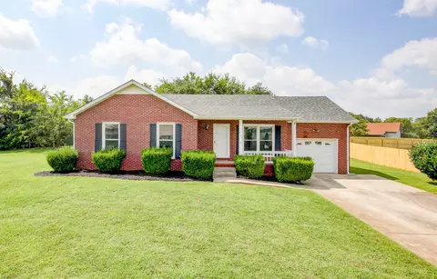 422 Sandburg Dr, Clarksville, TN 37042