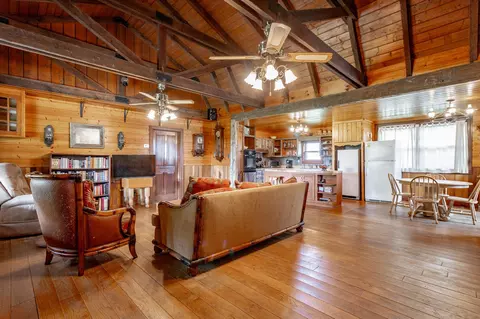 Living - 22 Walnut St, Jasper, TN 37347 photo 1 of 6