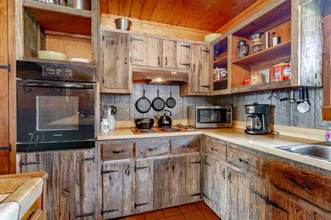 Kitchen - 22 Walnut St, Jasper, TN 37347 photo 11 of 12