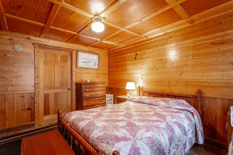 Bedroom - 22 Walnut St, Jasper, TN 37347 photo 1 of 7