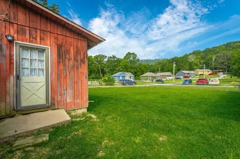 Exterior - 22 Walnut St, Jasper, TN 37347 photo 15 of 25