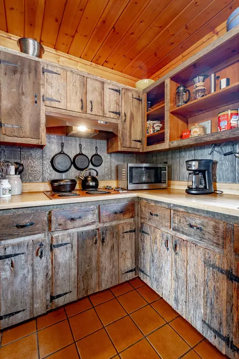 Kitchen - 22 Walnut St, Jasper, TN 37347 photo 9 of 12