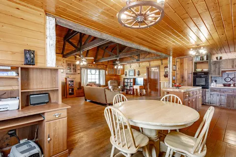 Dining - 22 Walnut St, Jasper, TN 37347 photo 2 of 2