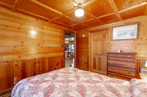 Bedroom - 22 Walnut St, Jasper, TN 37347 photo 3 of 7