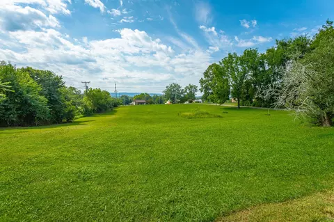 Exterior - 22 Walnut St, Jasper, TN 37347 photo 2 of 25