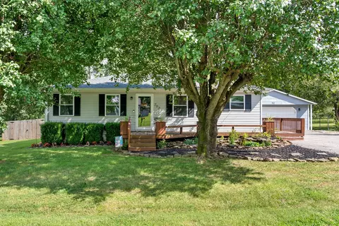 702 Pineridge Dr, Hopkinsville, KY 42240
