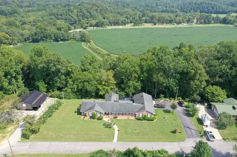 126 Hillcrest Dr, Linden, TN 37096