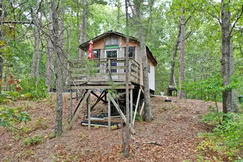 1265 Lakeway Ln, Savannah, TN 38372