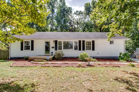 619 Riverside Dr, Manchester, TN 37355