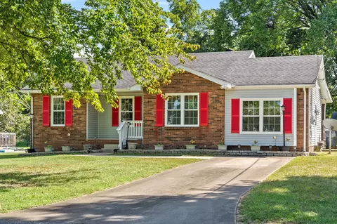 208 Jim Thorpe Dr, Clarksville, TN 37042