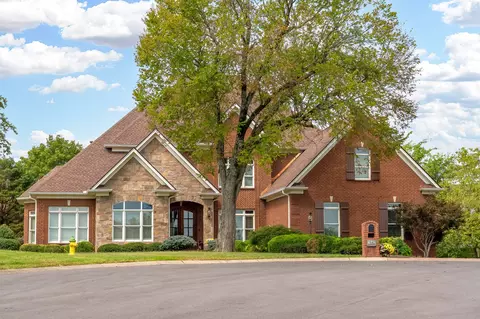 439 Bay Point Dr, Gallatin, TN 37066