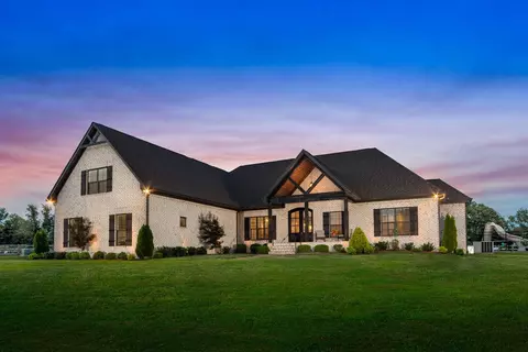 795 Douglas Bend Rd, Gallatin, TN 37066
