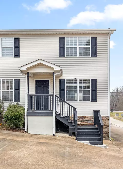88 W End Ln, Ringgold, GA 30736