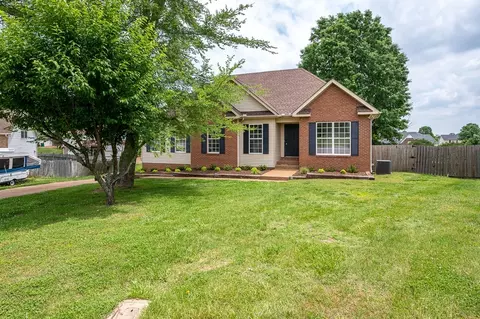 4006 Pewter Trl, Spring Hill, TN 37174