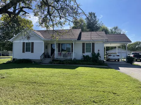831 Akersville Rd, Lafayette, TN 37083