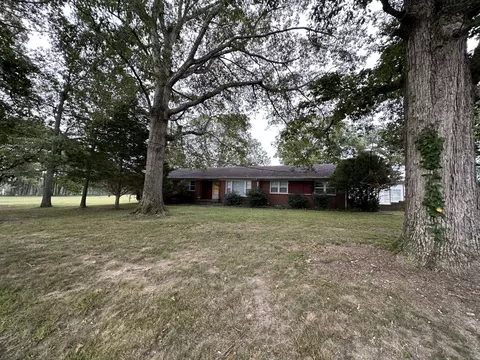 406 2nd Ave S, Loretto, TN 38469 photo 2