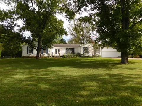 696 Baker Rd, Columbia, TN 38401
