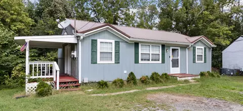 200 Creekside Dr, Clarksville, TN 37042