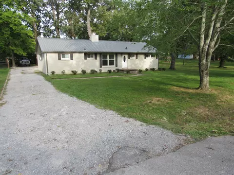 112 Foxboro Ln, Tullahoma, TN 37388