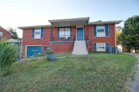 2700 Hody Dr, Nashville, TN 37206