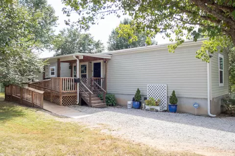 125 Center Dr, Sparta, TN 38583