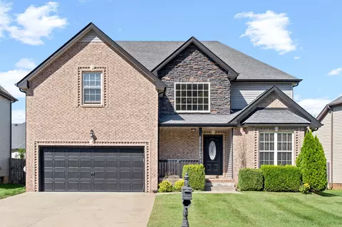713 Cavalier Dr, Clarksville, TN 37040