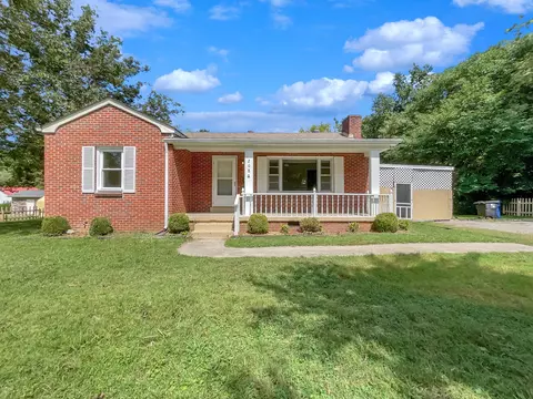 208 Greenview Dr, Columbia, TN 38401
