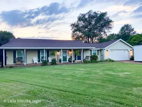125 Murray Dr, Muscle Shoals, AL 35661